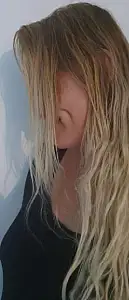 אישה דו מחפשת