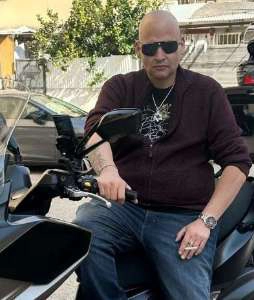 אבי
