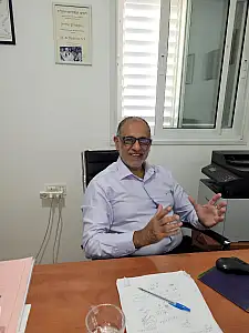 אבי