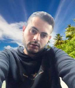 מחכה בסבלנות