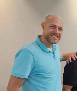 נועם