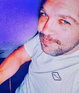 Yaniv