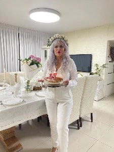נעמי
