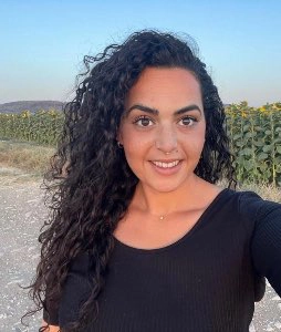 שירלי 